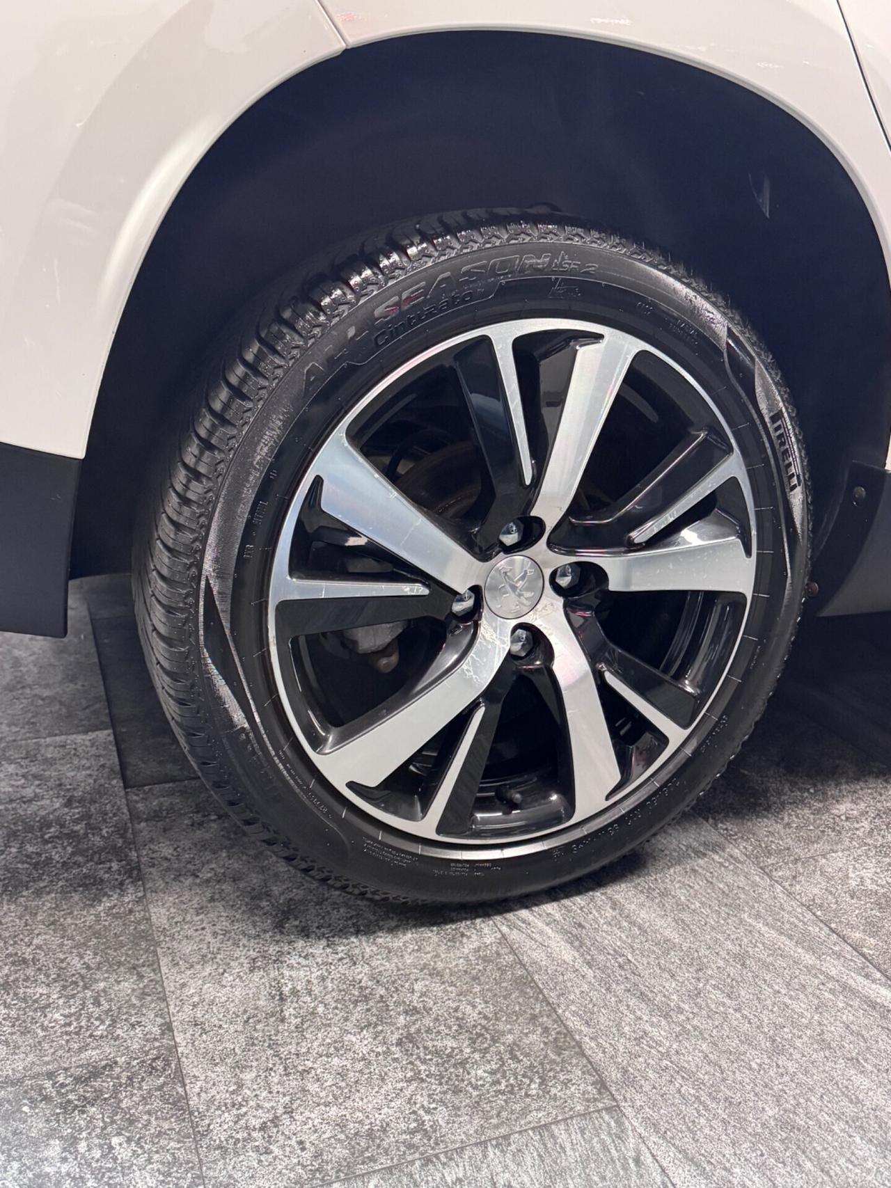 Peugeot 2008 1.6 BlueHDi 120 S&S Allure