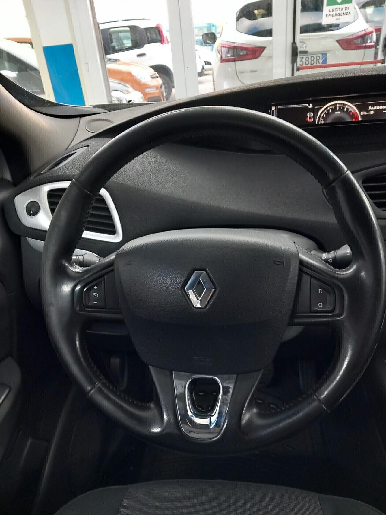 Renault Scenic anno 2014 automatica 1.5 diesel 155 mila km