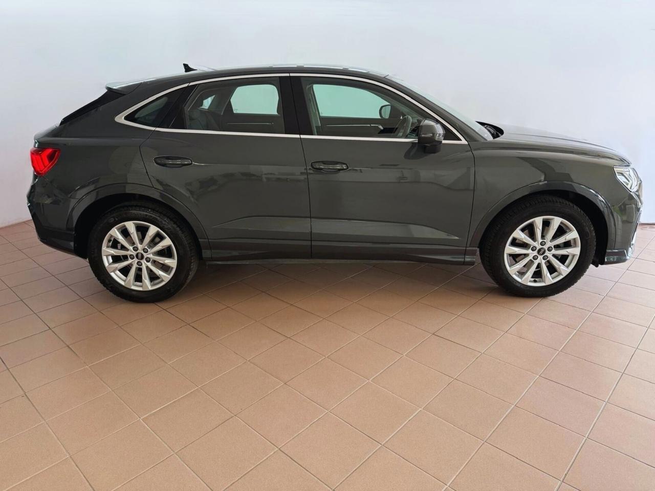 Audi Q3 35 TDI S tronic Business