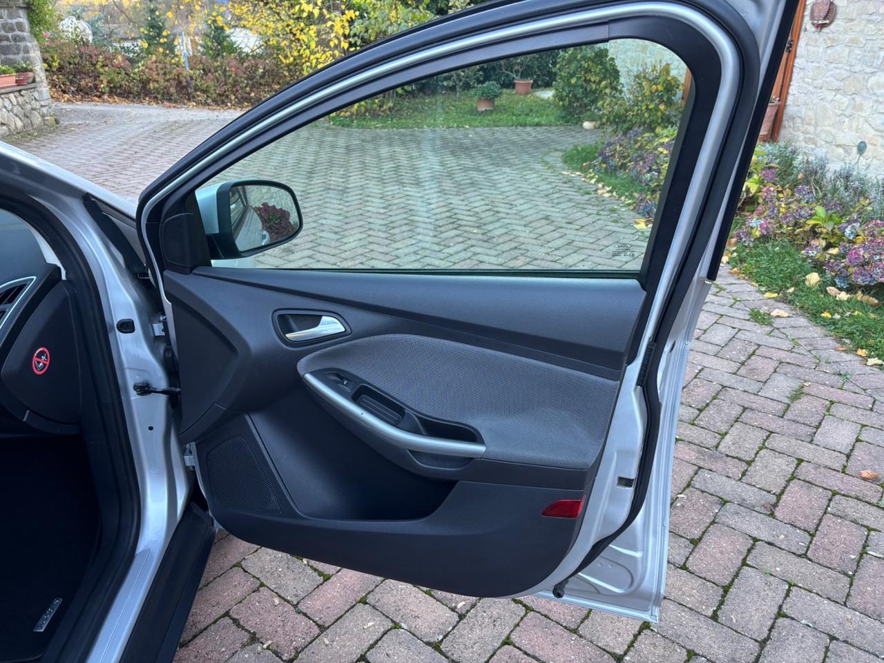 Ford Focus 1.6 TDCi 115 CV SW AUTO SOLO PER OPERATORI DEL SETTORE.