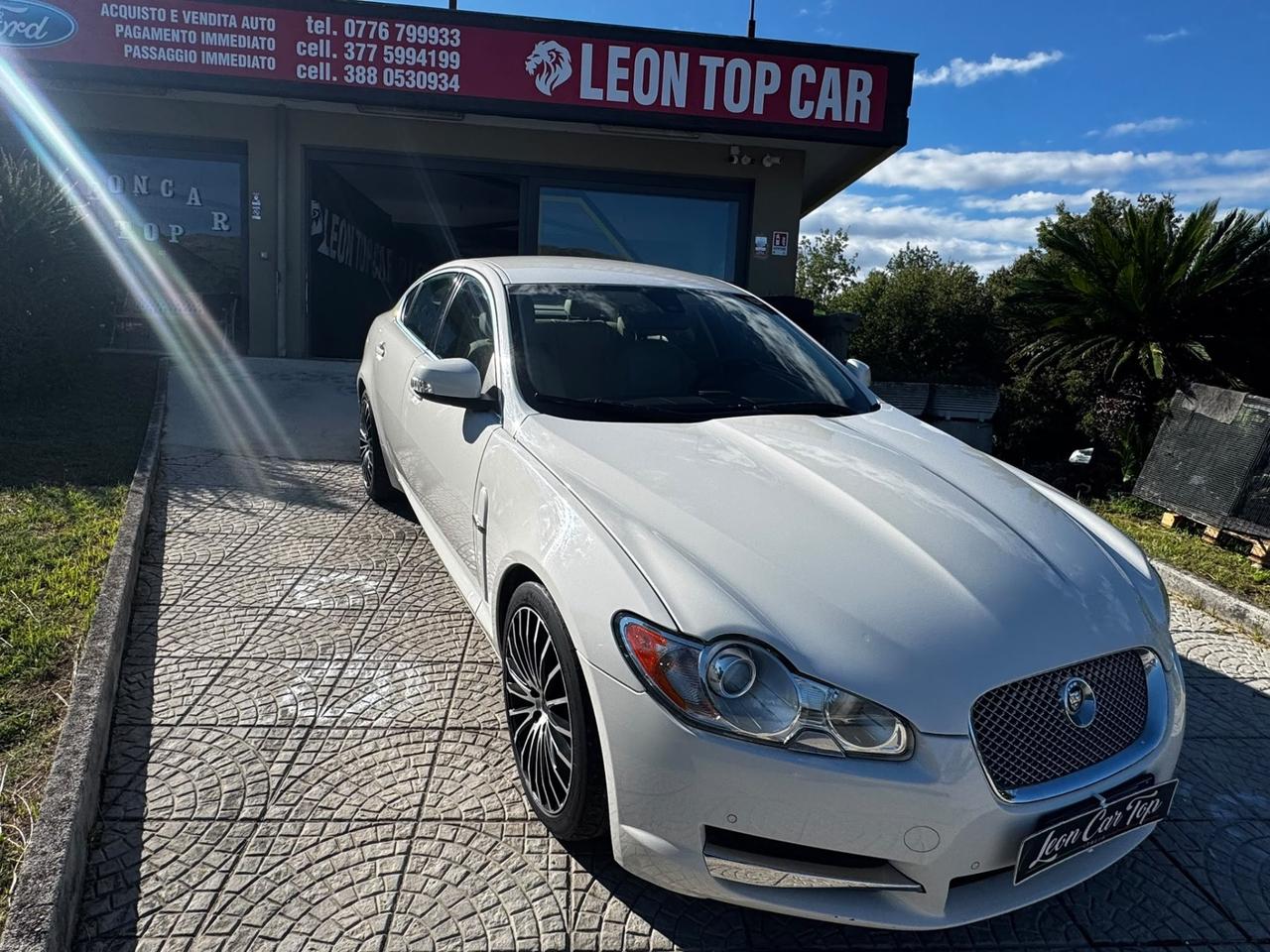 Jaguar XF 2.7D V6 Premium Luxury tagliandata e fatta distribuzione