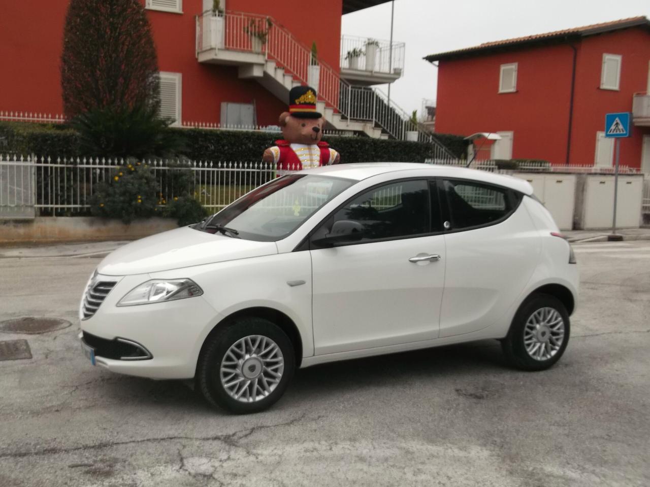 Ypsilon 1.0 Turbo Metano Neopatentati 2014
