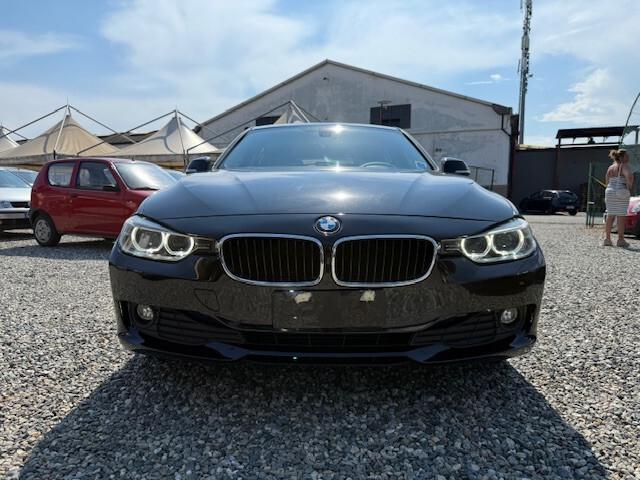Bmw 318 318d Touring Luxury automatica