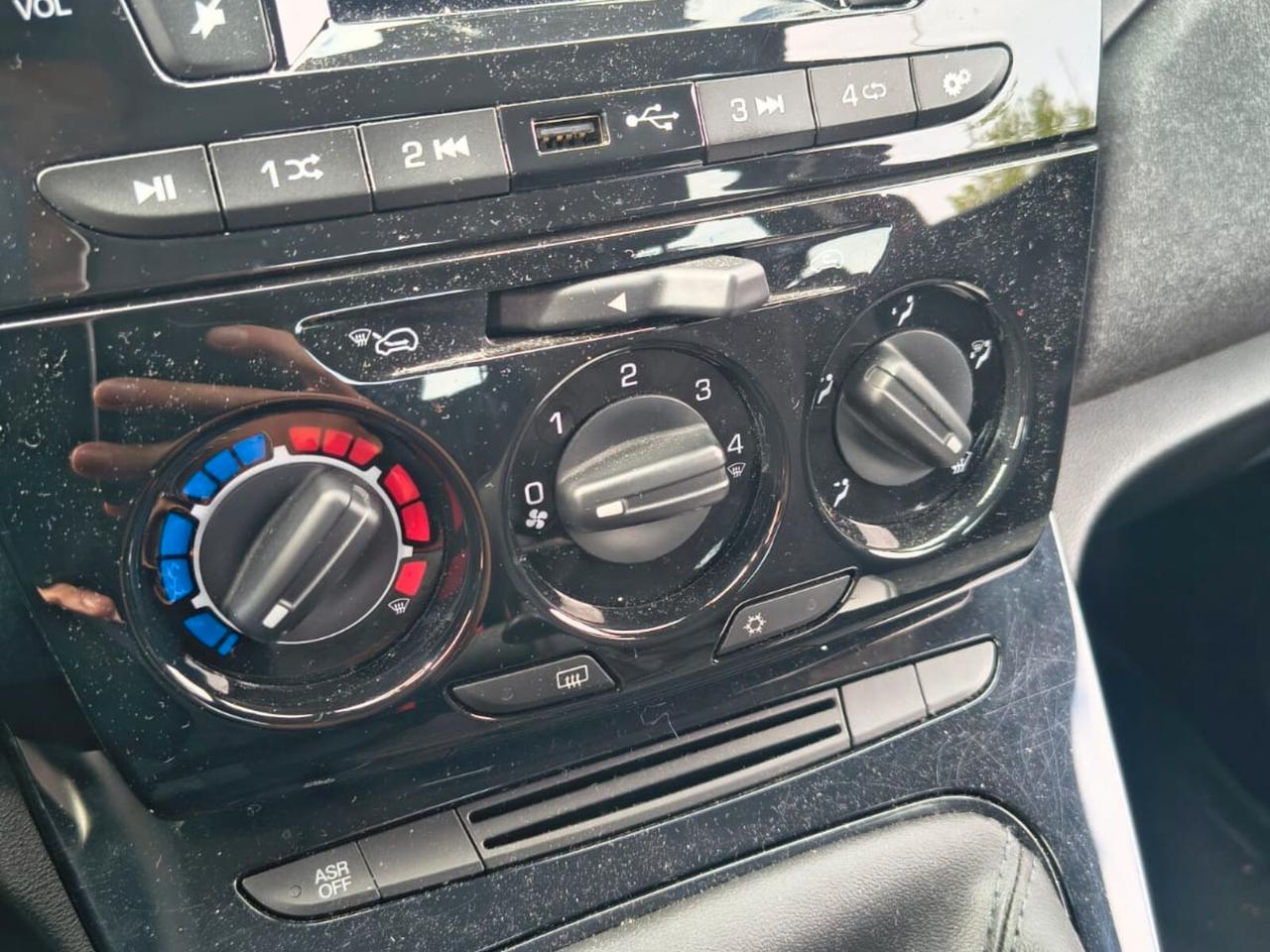 Lancia Ypsilon 1.0 FireFly 5 porte S&S Hybrid Silver