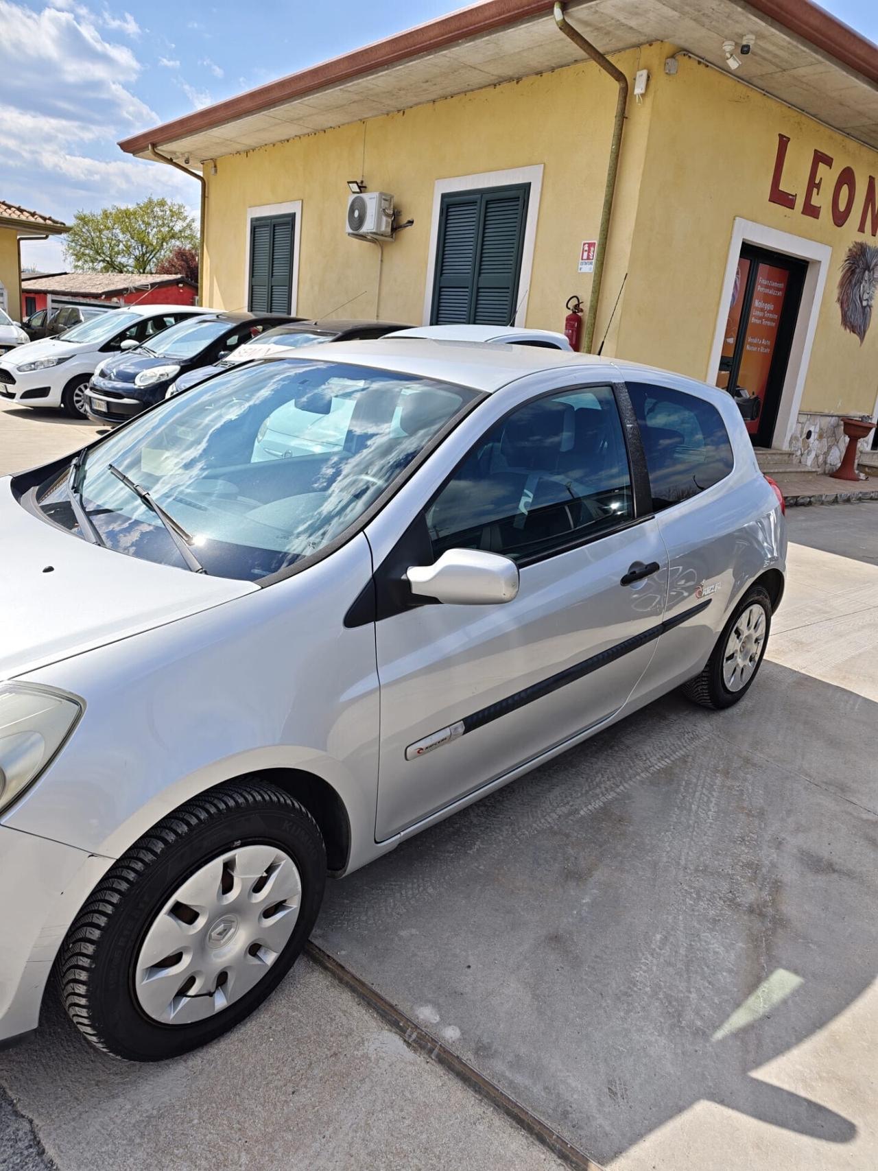 Renault Clio GPL valido 2029 garantita 12 mesi