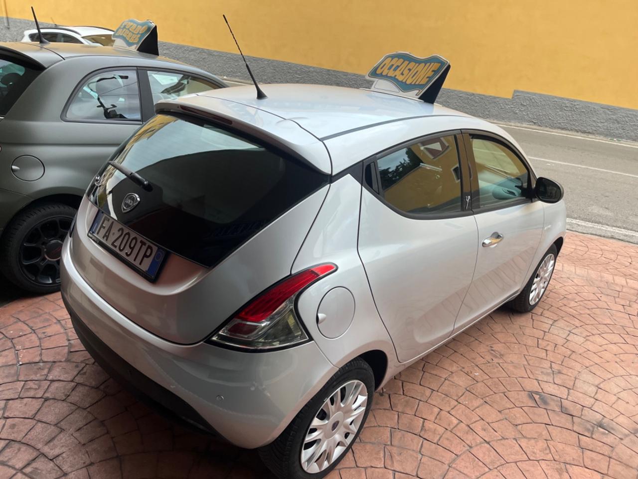 Lancia Ypsilon 1.3 MJT 16V 95 CV 5 porte