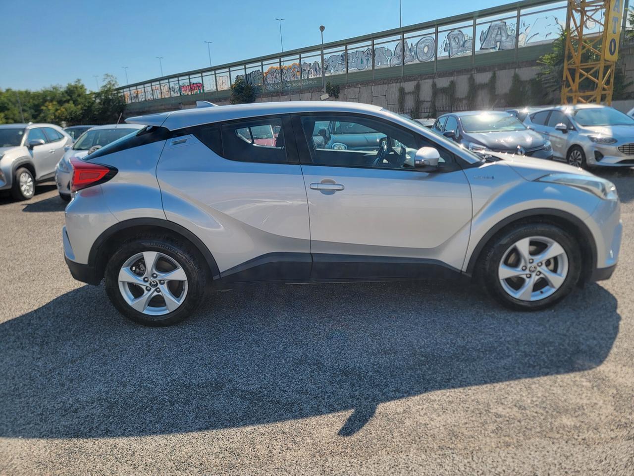 Toyota C-HR 1.8 Hybrid E-CVT Business