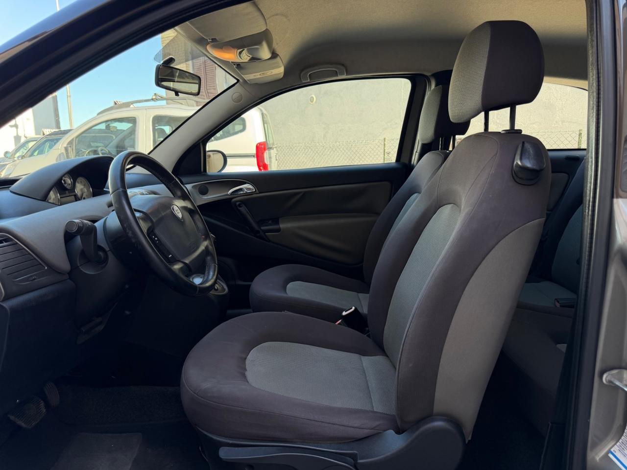 Lancia Ypsilon 1.3 Multijet - CAMBIO AUTOMATICO