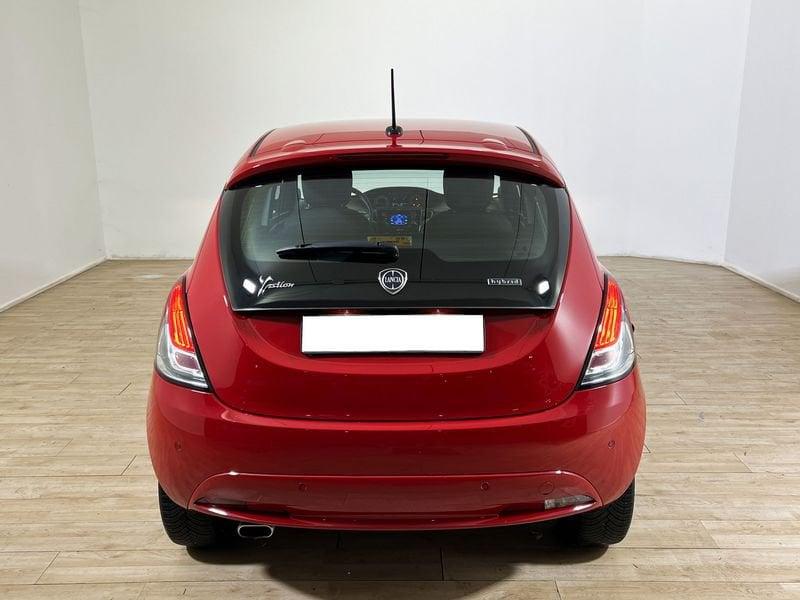 Lancia Ypsilon Ypsilon 1.0 FireFly 5 porte S&S Hybrid Ecochic Silver