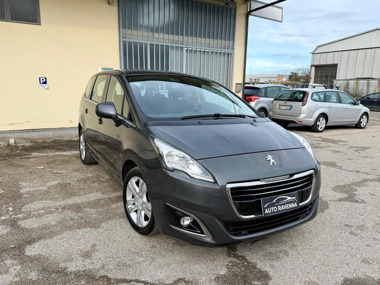 Peugeot 5008 1.6 HDi 115CV 7 Posti 2015