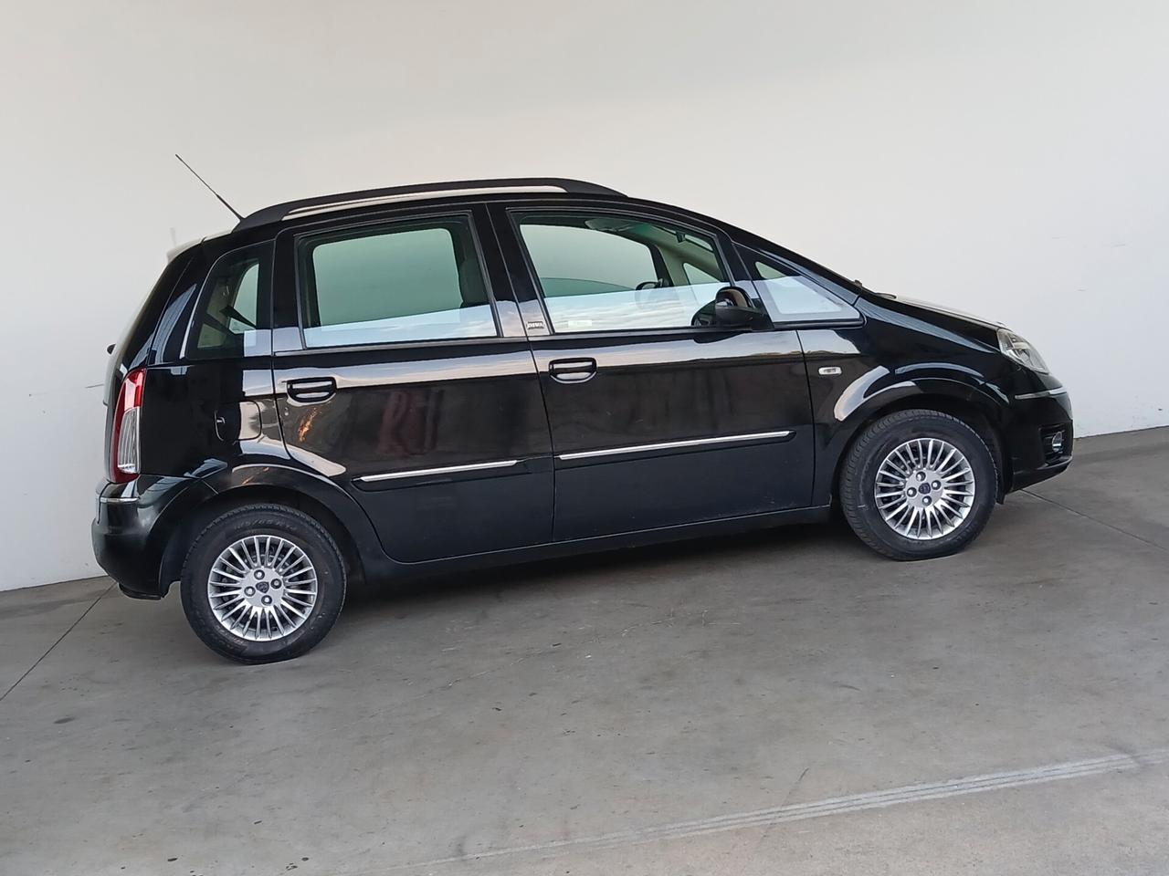 Lancia MUSA 1.4 8V Diva pochi km