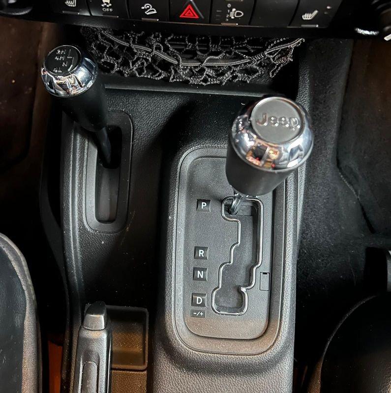 Jeep Wrangler Wrangler 2.8 CRD DPF Sahara Auto