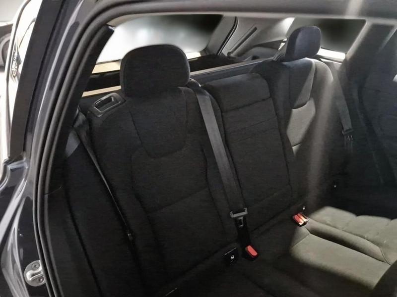 VOLVO XC60 B4 D automatico Momentum Pro