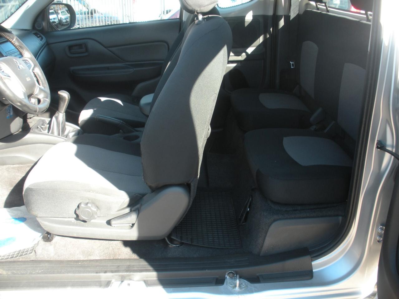 Mitsubishi L200 2.3 D Club Cab 4x4 Easy Select Inform