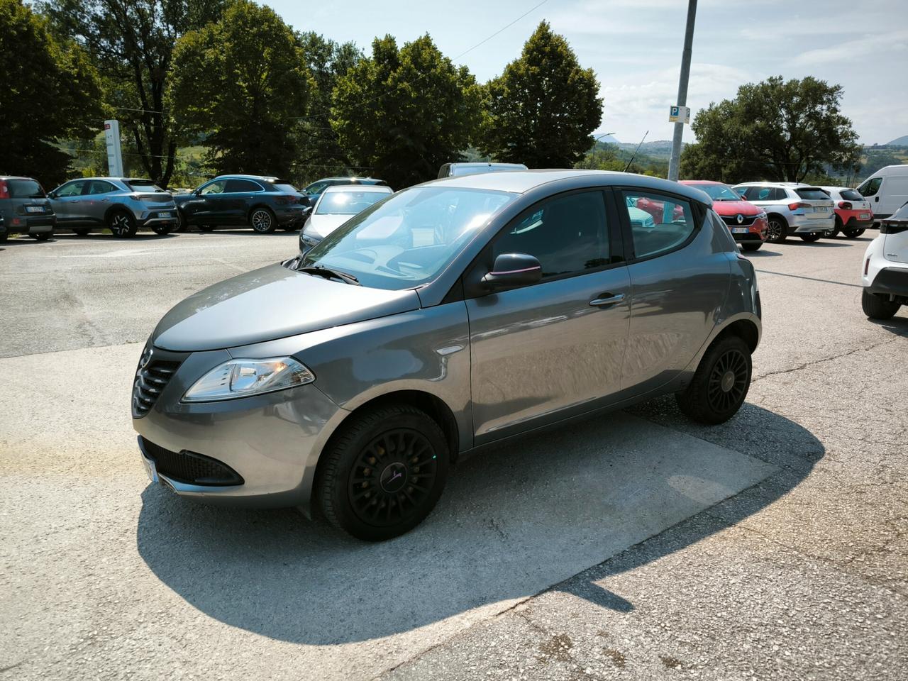 Lancia Ypsilon 0.9 TwinAir 85 CV 5 porte Metano Ecochic Elefantino