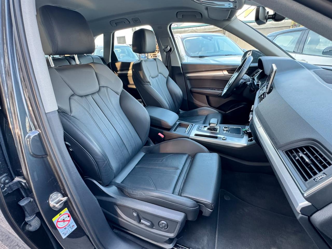 Audi Q5 40 TDI quattro S-Tronic Business Sport