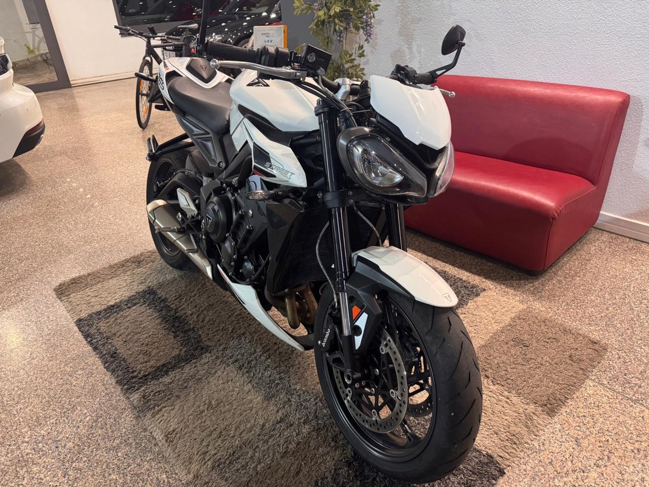 Triumph Street Triple R 765