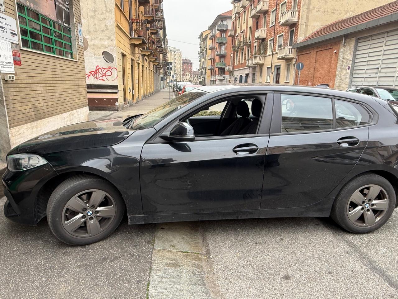 Bmw 116 116d 5p. Business Advantage