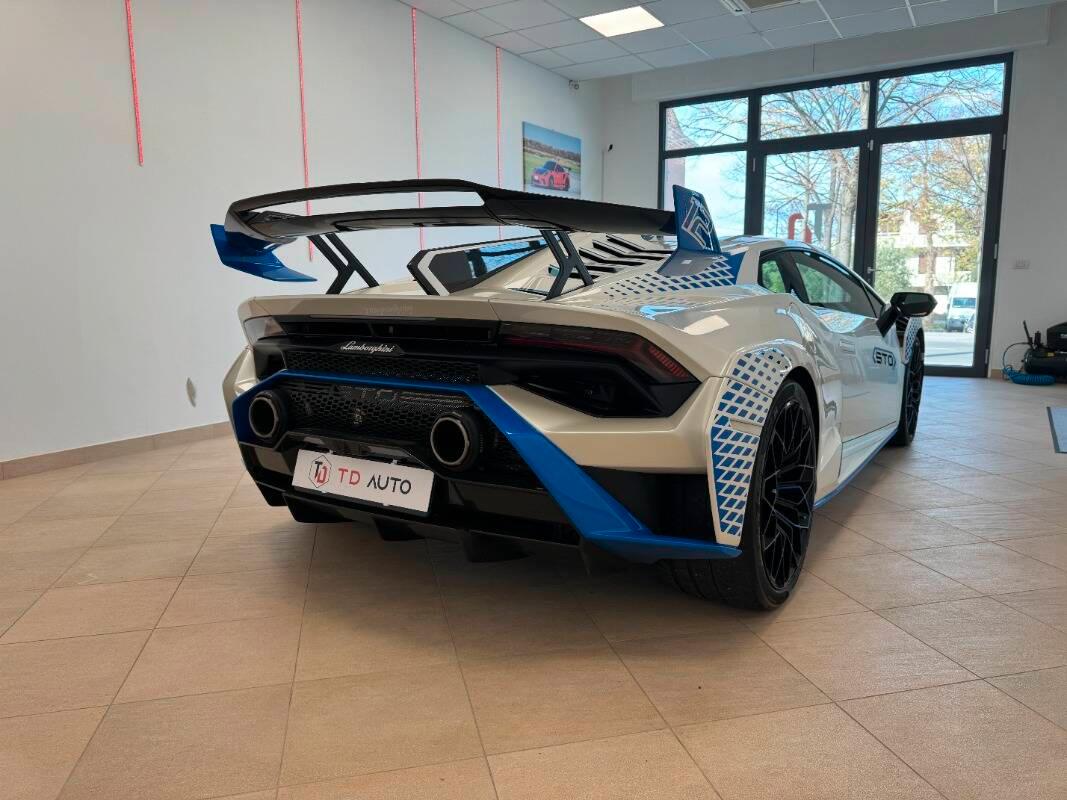 Lamborghini Huracan STO - LIFT - AKRAPOVIC-PPF-FULL.CARBONIO-IVA ESP.