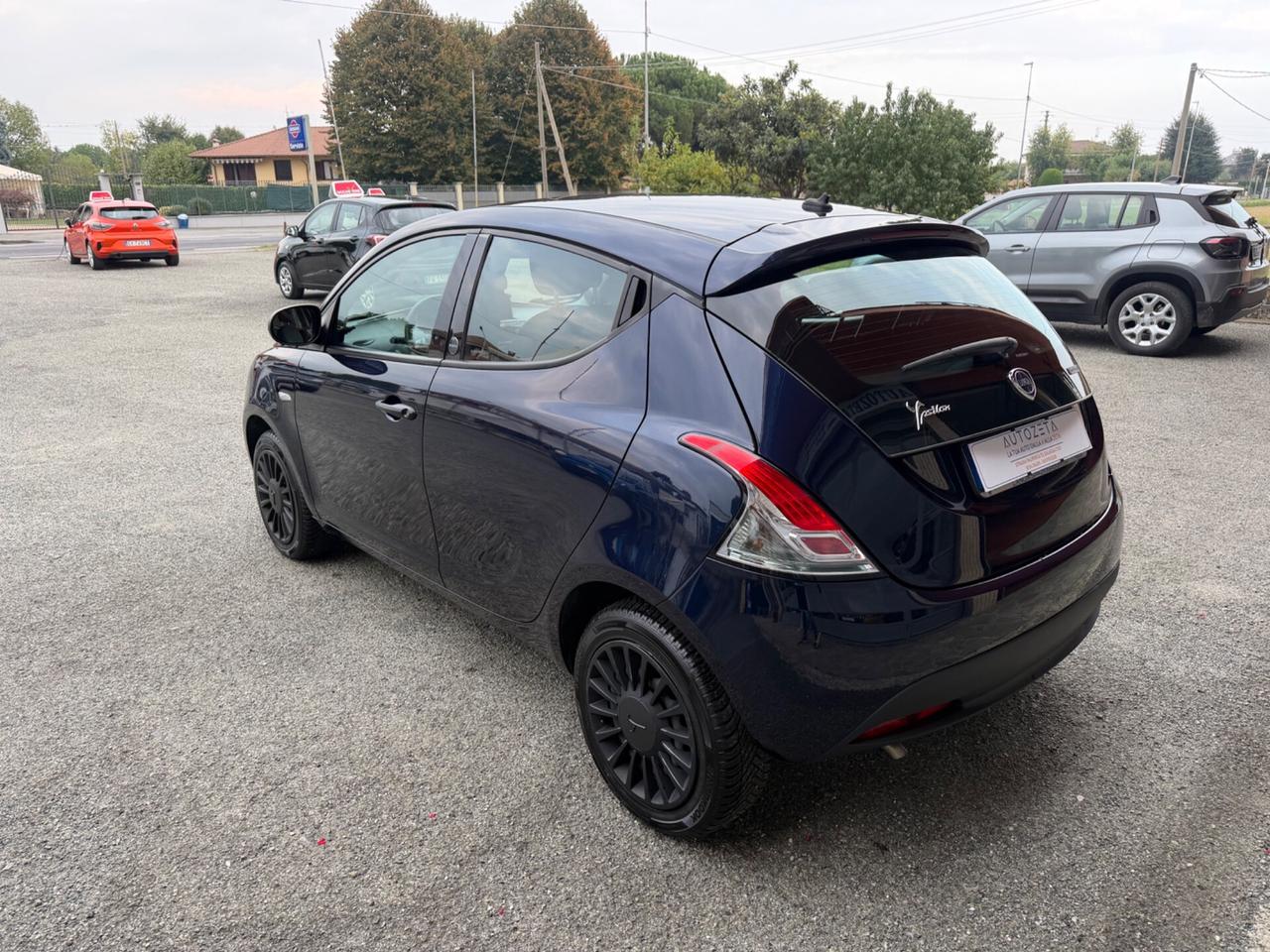 Lancia Ypsilon 1.0 Hybrid Silver