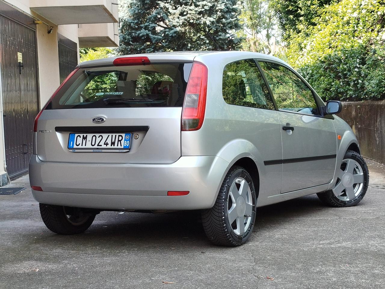 Ford Fiesta 1.2 BENZINA 75cv / 34.680km / Neopat.