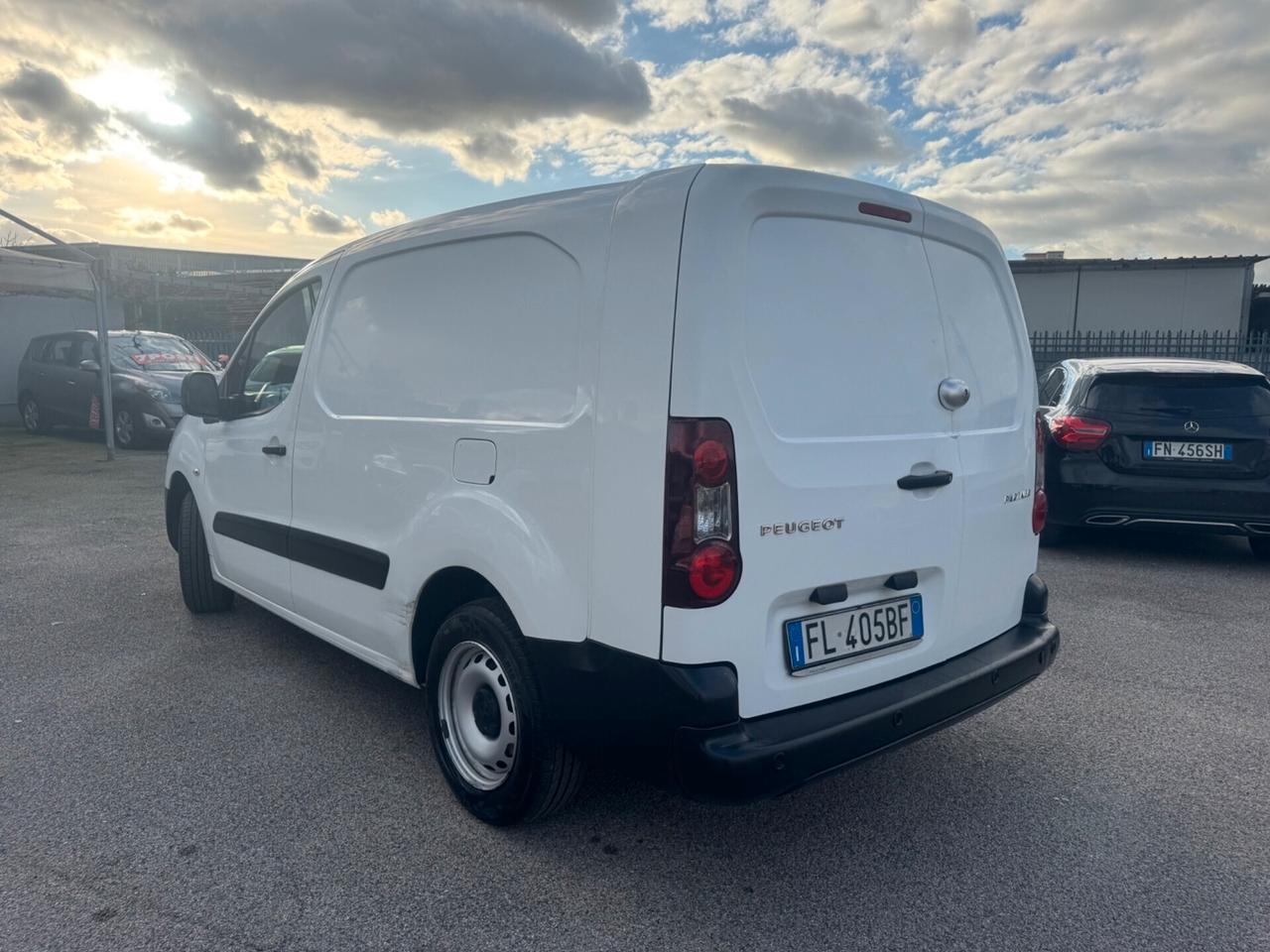 Peugeot Partner Passo Lungo con Porta Laterale Euro 6B