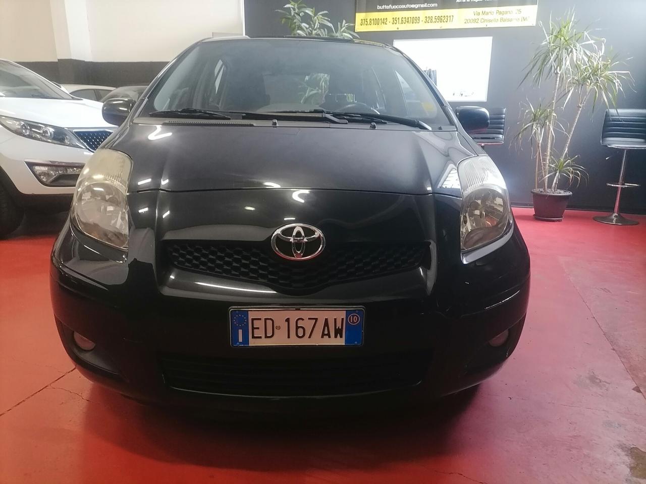 Toyota Yaris 1.0 5 porte Luxury Pack