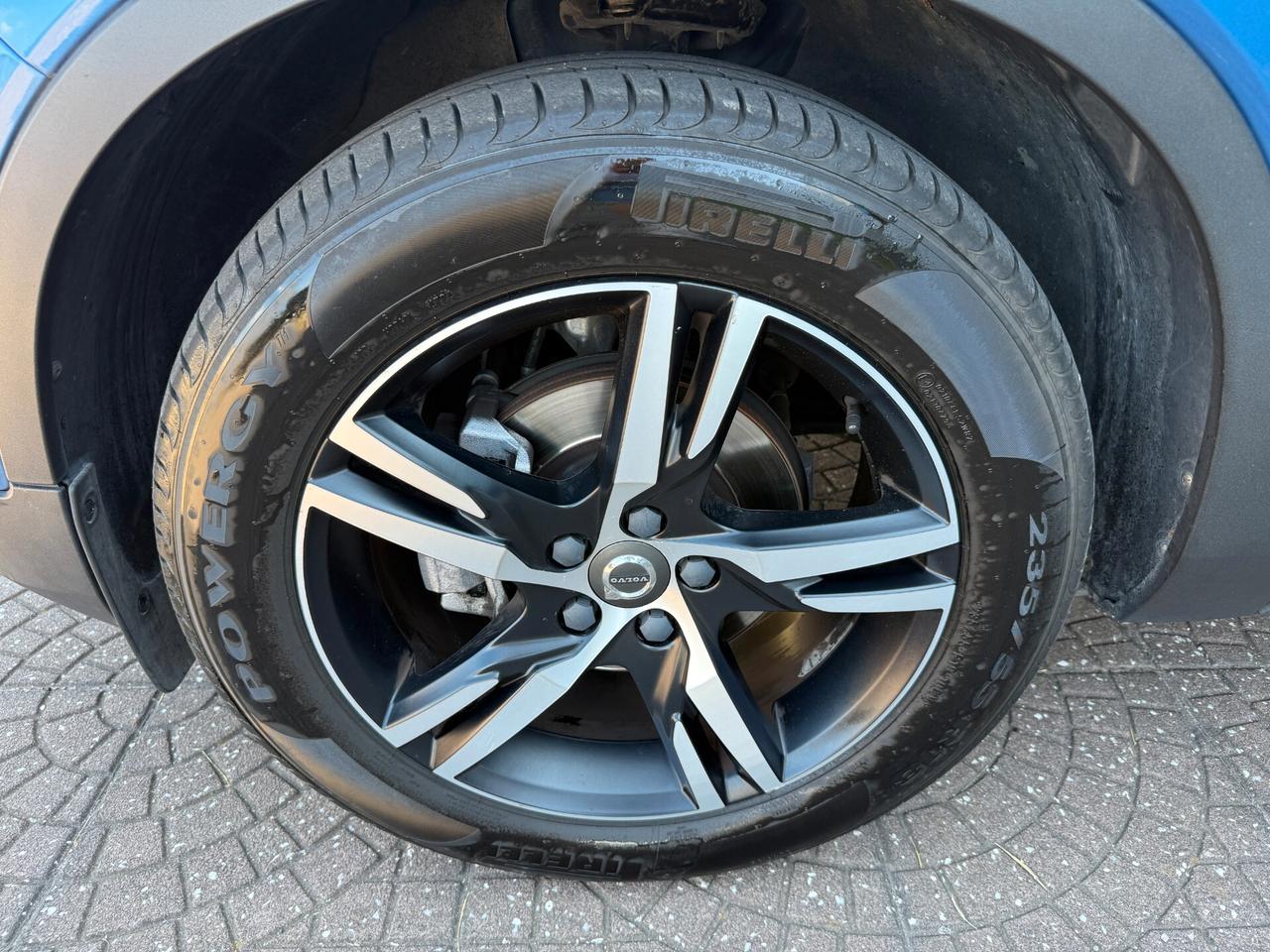 Volvo XC40 D3 R-design