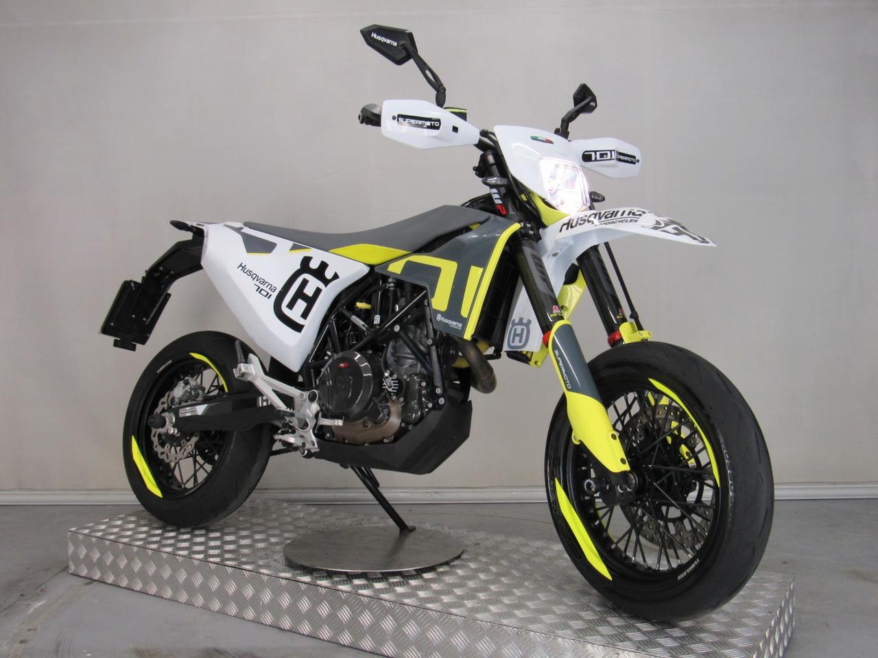 Husqvarna 701 Supermoto SUPERMOTO