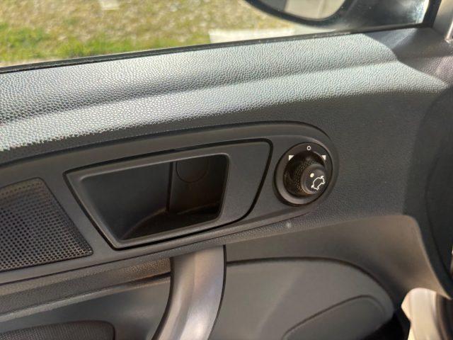 FORD Fiesta 1.2 82CV 5 porte OK NEOPATENTATI EURO 5 BENZINA