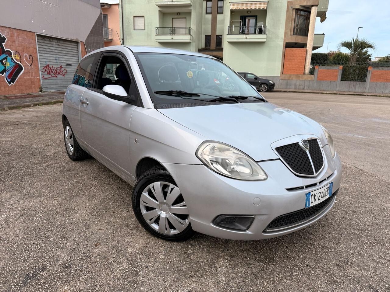 Lancia Ypsilon 1.3 MJT 75 CV Argento