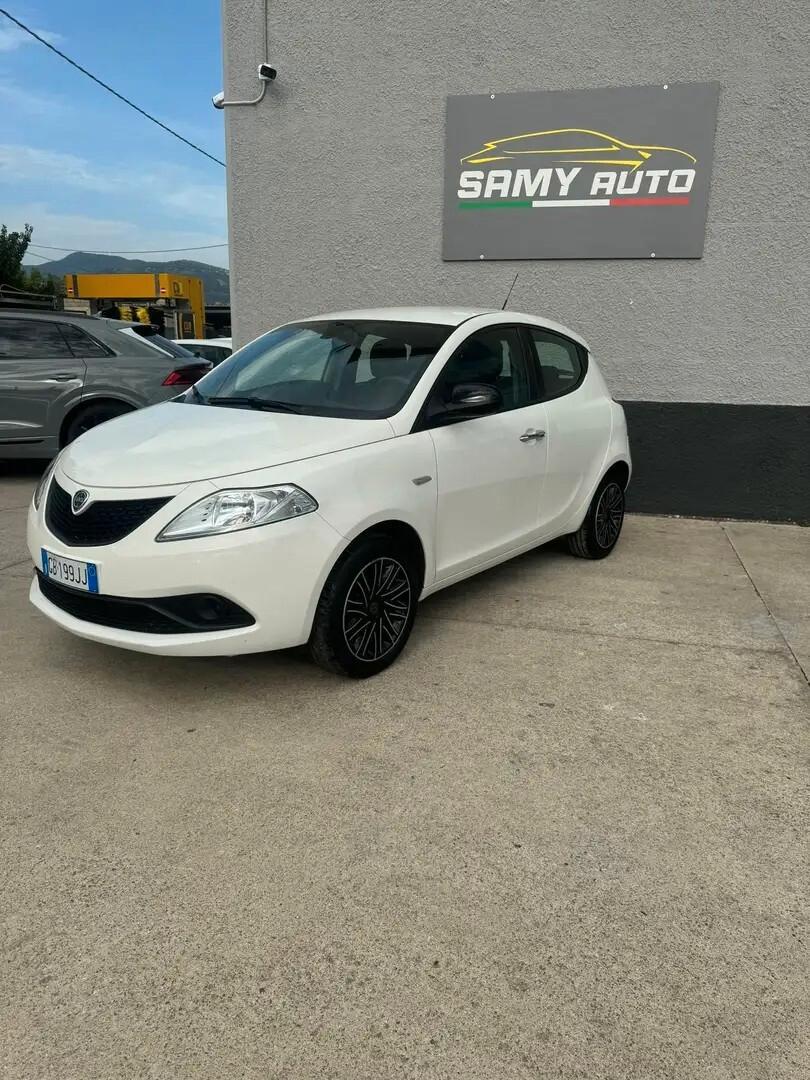 Lancia Ypsilon 1.2 69 CV 5 porte S&S Gold