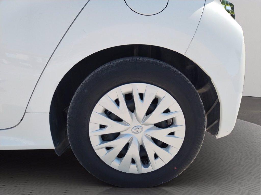 TOYOTA Yaris 1.5h active del 2023