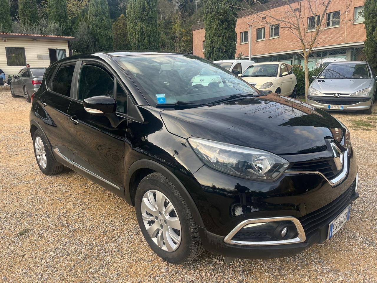 Renault Captur 0.9 Benzina - Neopatentati