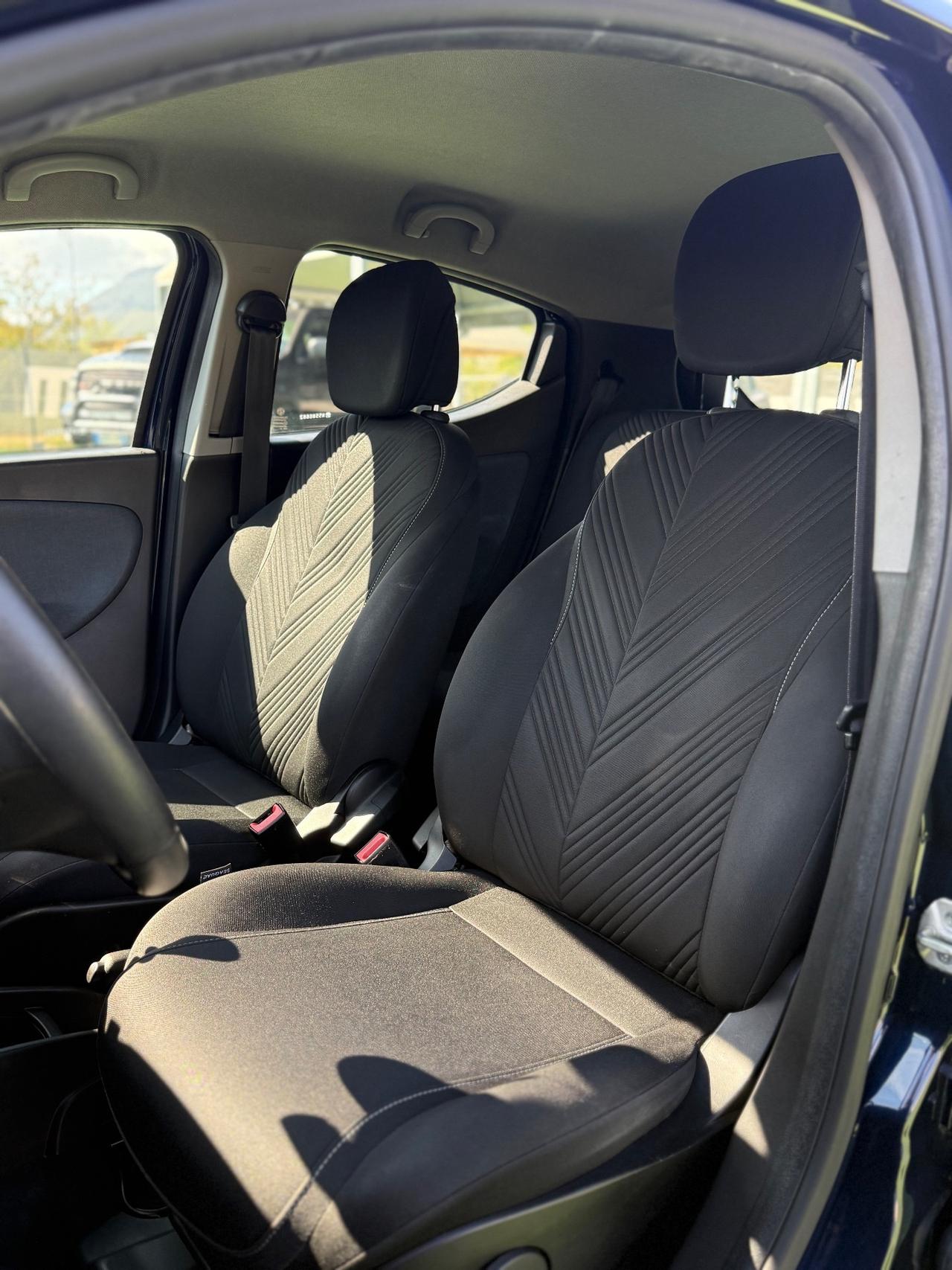 Lancia Ypsilon 1.0 5 porte Hybrid Gold
