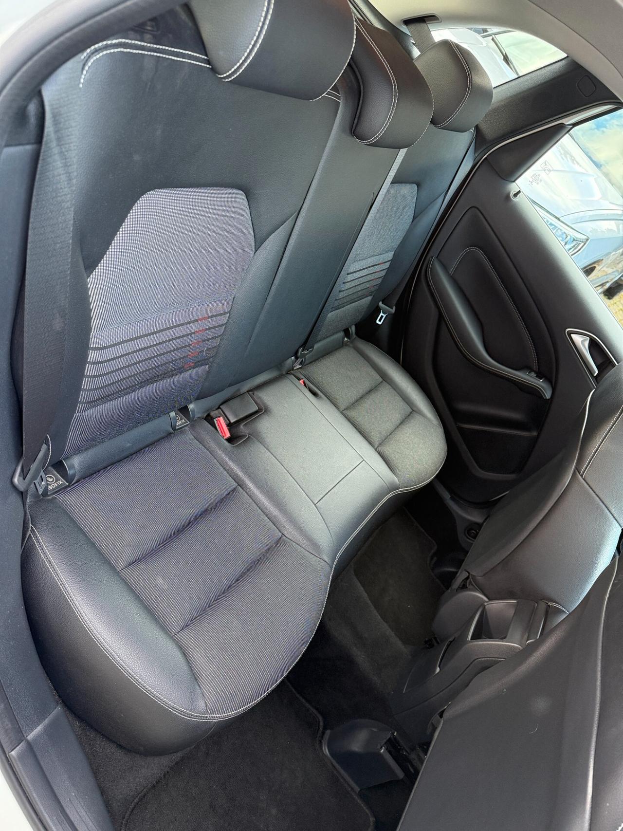 Mercedes-benz B 180 B 180 d Automatic Premium