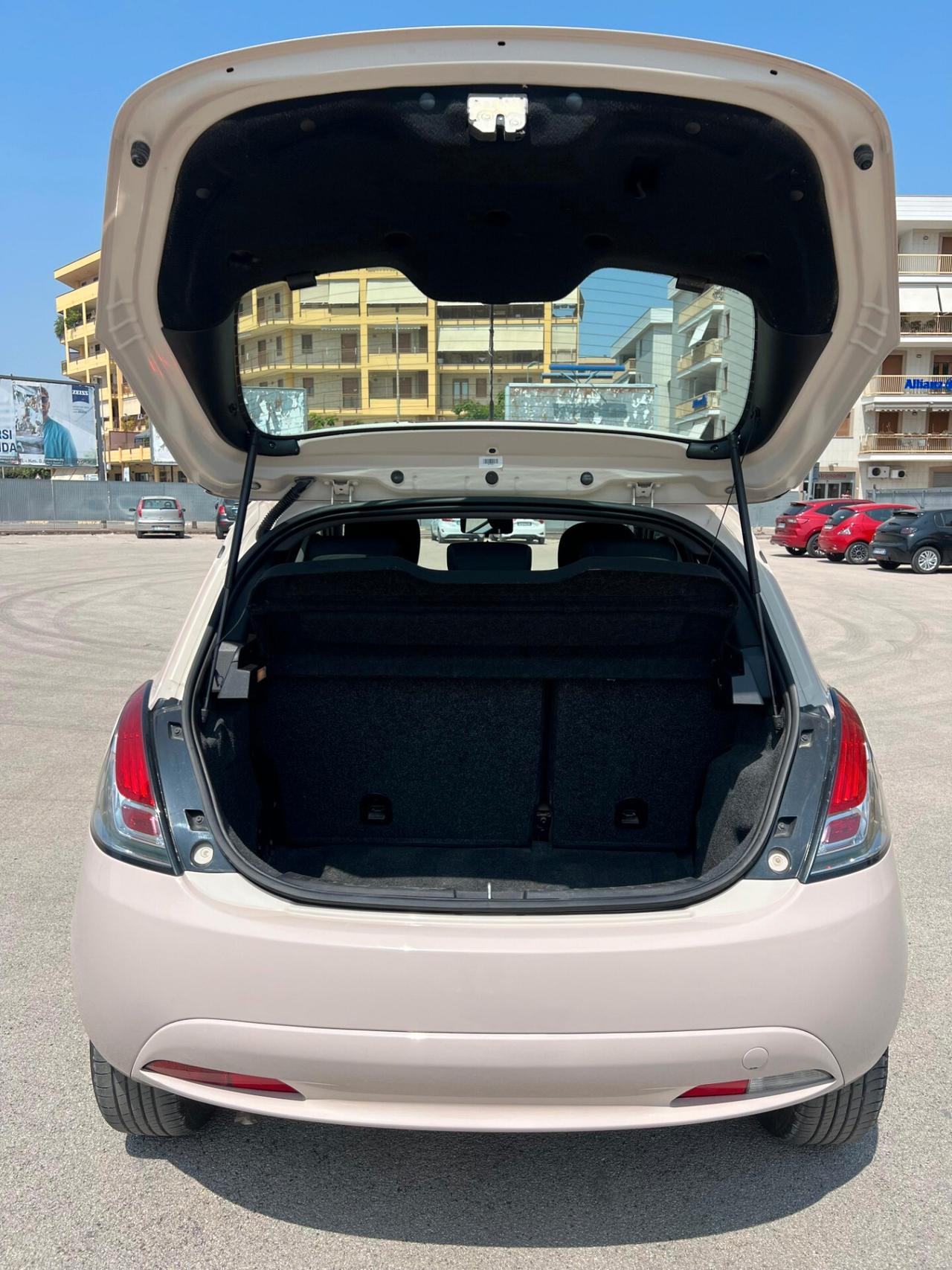 Lancia Ypsilon 1.2 69 CV 5 porte Gold