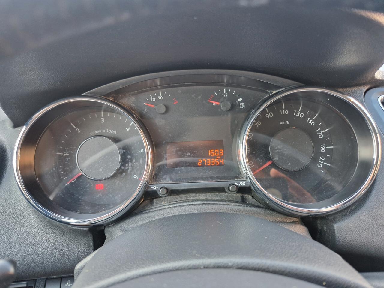 Peugeot 5008 1.6 HDi 110CV cambio robotizzato Tecno