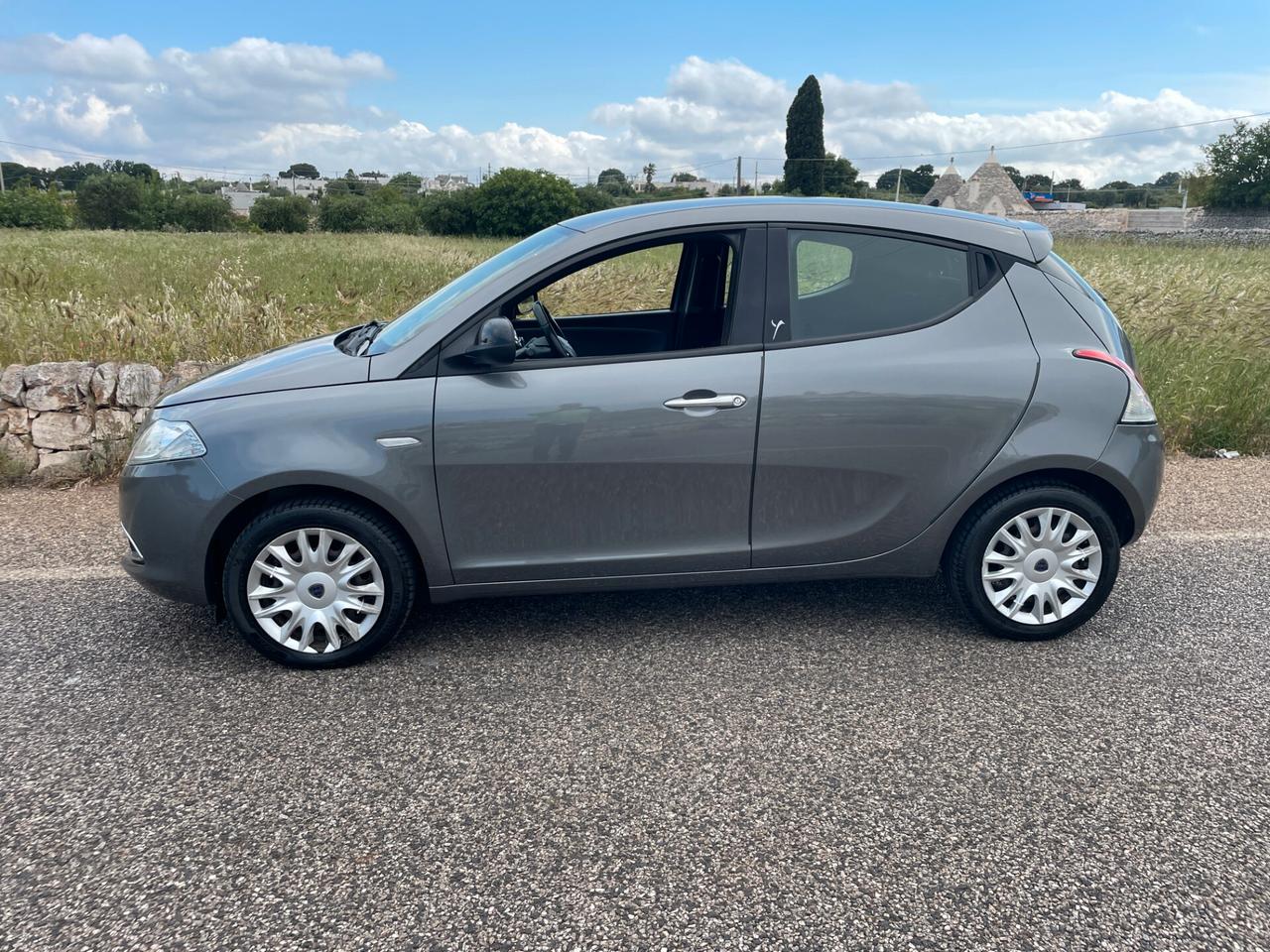 Lancia Ypsilon 1.2 69 CV 5 porte S&S Gold finanziabile