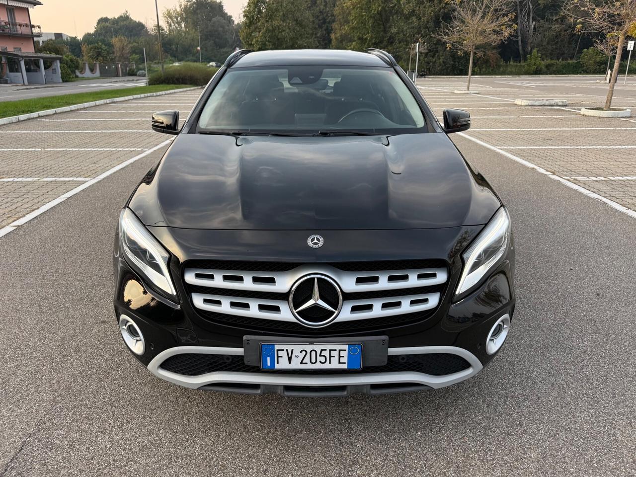 Mercedes-benz GLA 200d Automatic 4Matic Premium*Led*Full