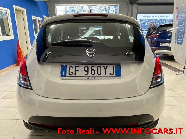 LANCIA Ypsilon 1.0 FireFly 5 porte S&S Hybrid Ecochic Silver