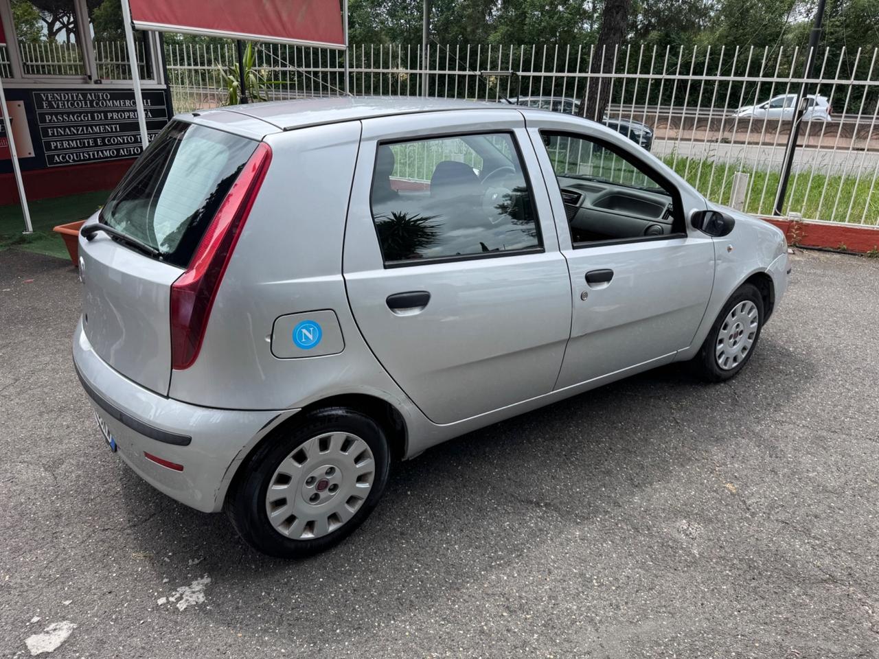 Fiat Punto 1.2 benzina - POCHI KM - 2010