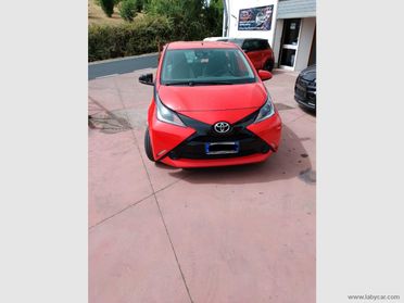 TOYOTA Aygo 1.0 VVT-i 69 CV 5p. x-cool TSS NEOPATENTATI