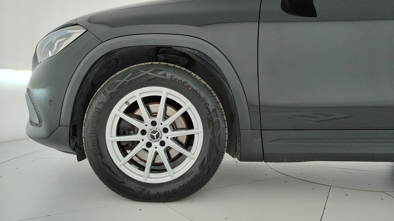 Mercedes-Benz GLA 180 d Business Extra auto