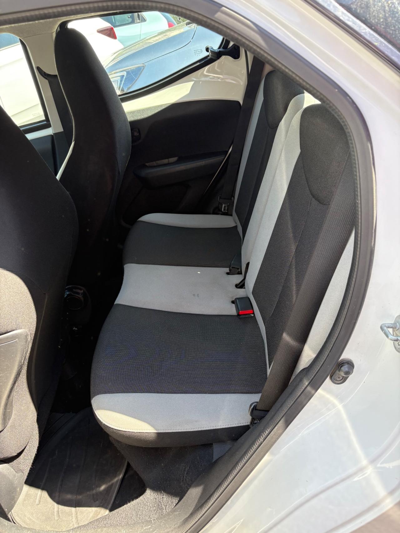Toyota Aygo 1.0 VVT-i 69 CV 5 porte x-clusiv