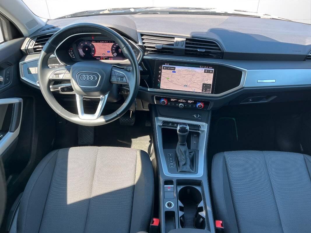 Audi Q3 35 2.0 tdi Business s-tronic