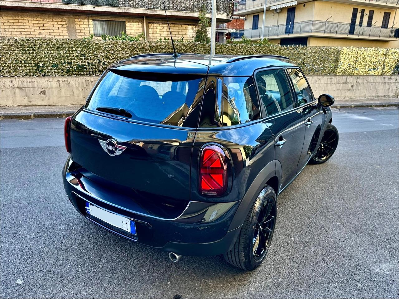 Mini Countryman Total black 1.6 diesel neopatentati