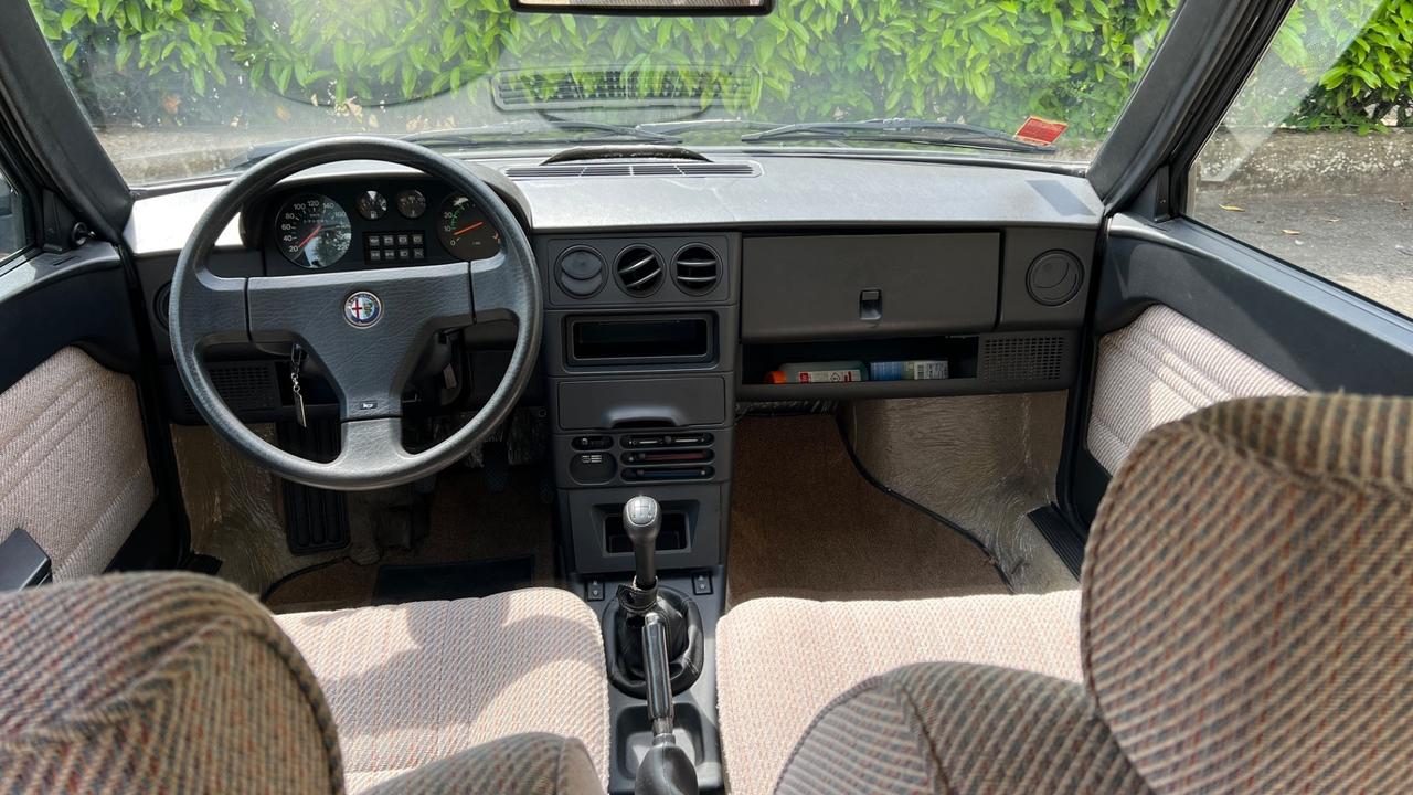 Alfa Romeo 33 33. 1.3 benzina Anno 1987