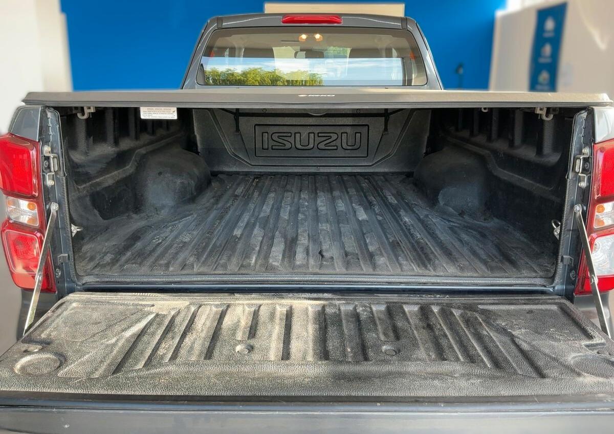 ISUZU D-MAX 1.9 TD Space Cab 4WD L — 163 CV | 11/2024 | 30.551 km