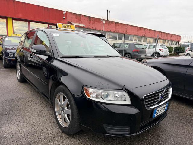VOLVO V50 D2 R-design